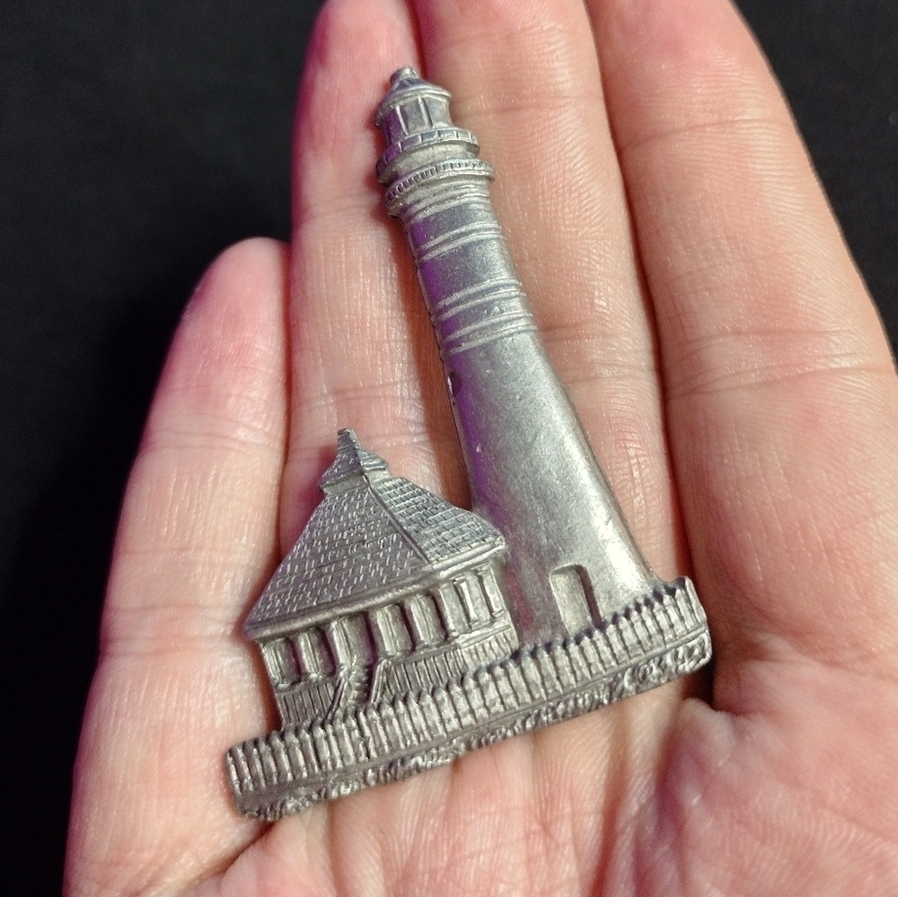 Spoontiques Pewter Lighthouse and Cottage Brooch - Picture 2 of 5